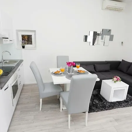 Apartament Marinela